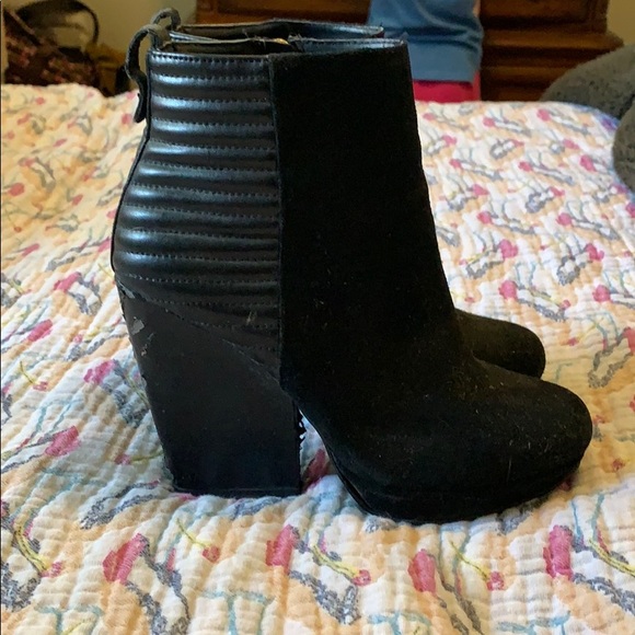 Steve Madden booties - Picture 3 of 5